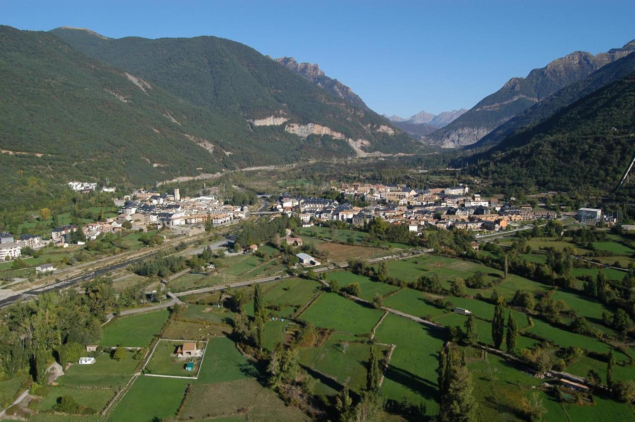 Tierra Boutique, Tierra Suites Y Tierra Valles Apartamentos Biescas Kültér fotó
